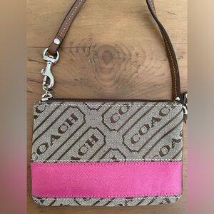 Excellent condition COACH wristlet